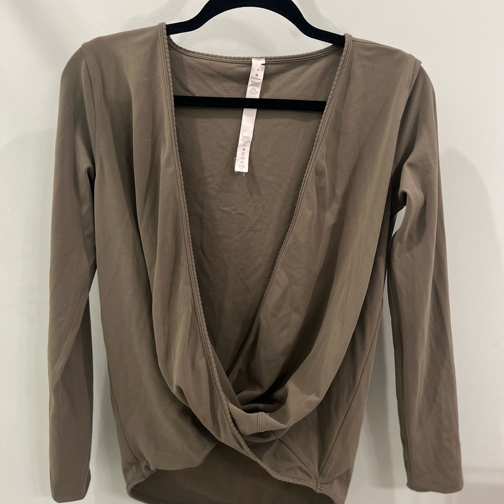 Lululemon wrap shirt Size 4